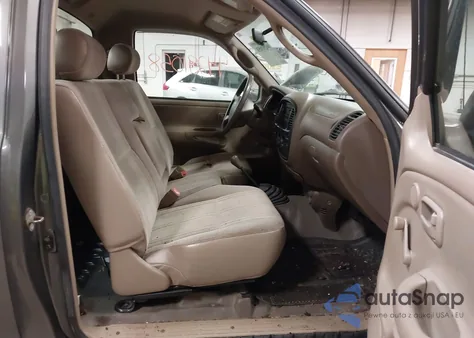 2004 Toyota Tundra z USA, uszkodzony, nr VIN 5TBJN32174S447742